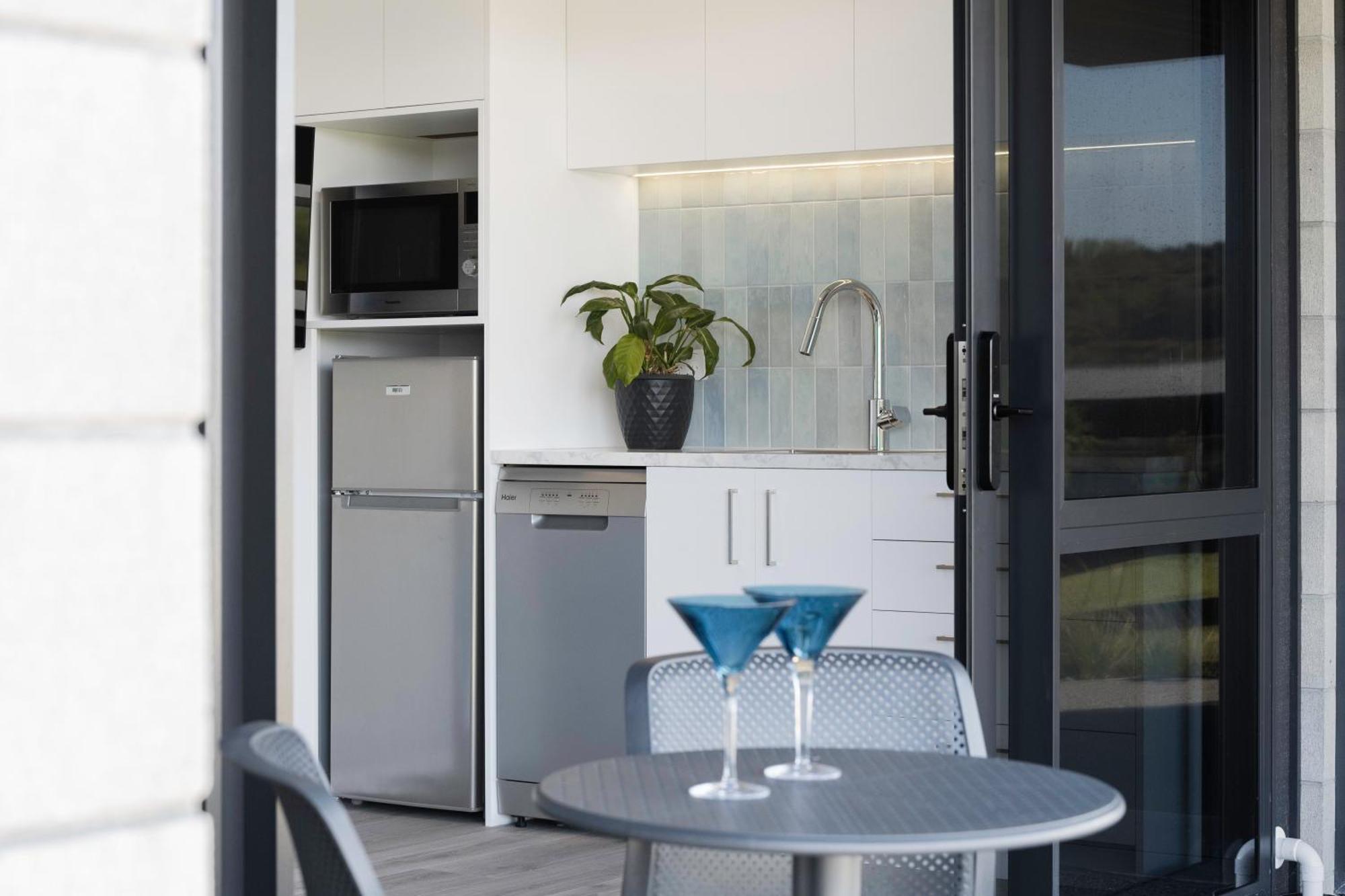 Pukehina Estuary Sunset Views Townhouse & Studio Esterno foto